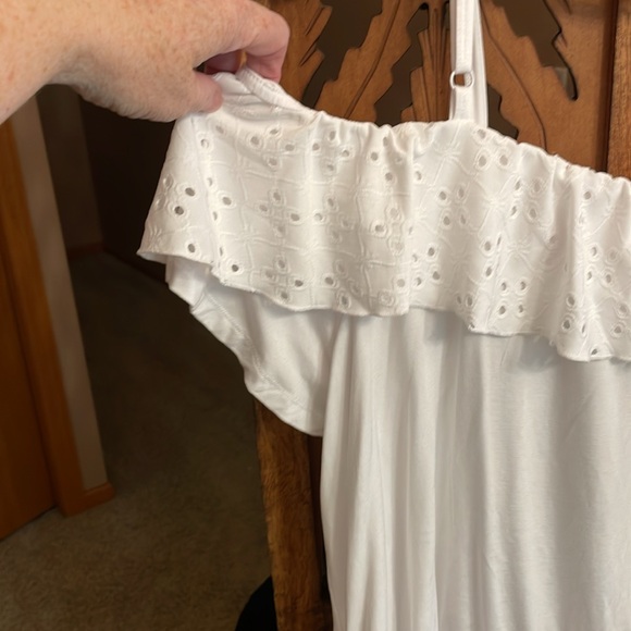 Torrid cold shoulder top. Size 14-16. NWT. - Picture 5 of 5
